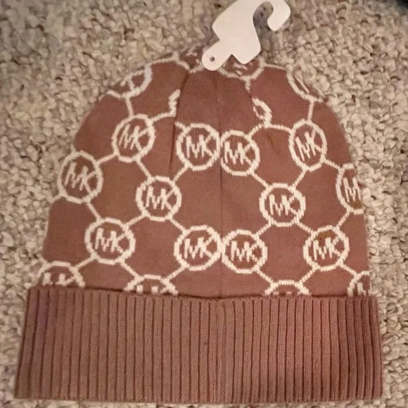 Women’s Michael Kors MK Logo Cuffed Signature Beanie with Tag - Picture 2 of 3